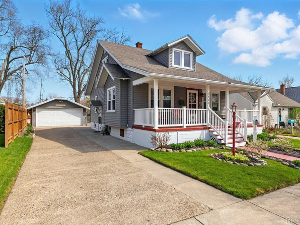 1423 Chestnut St, Port Huron, MI 48060