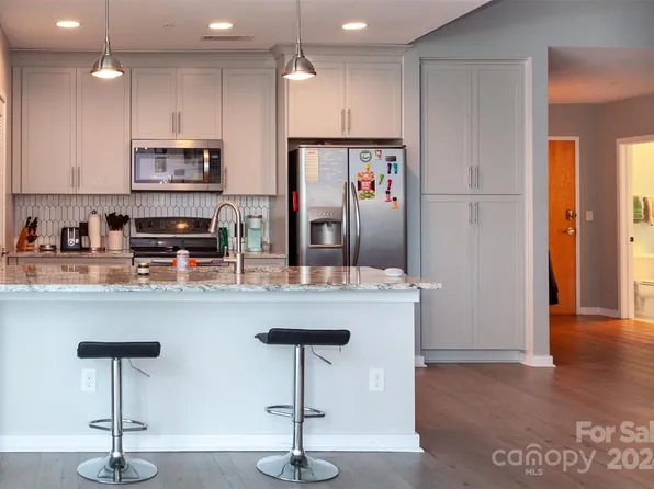 210 N Church St Unit 1203, Charlotte, NC 28202