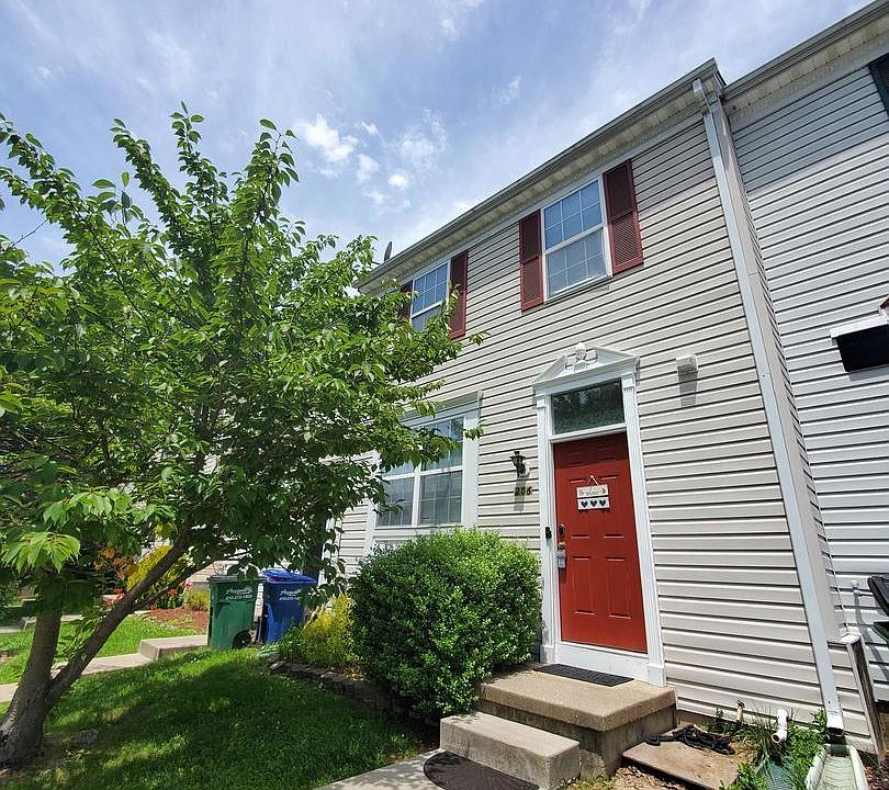1st image of 206 Woodland Green Way