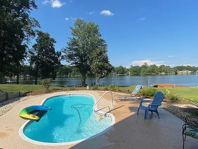 3823 Lake Oakdale Dr — Photo 1