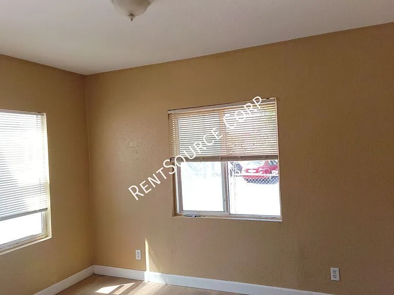 16735 Union St — Photo 8