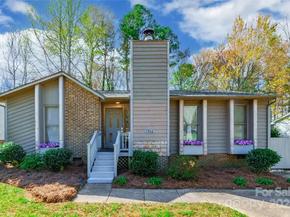 7908 Heatherdale Ct, Charlotte, NC 28212
