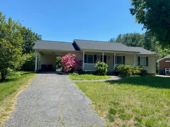 1213 Bucklebury Ct, Winston Salem, NC 27103