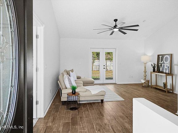 3rd image of 425 3RD Street W