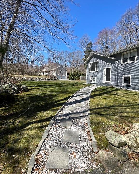 1st image of 1007 Fish Hill Rd