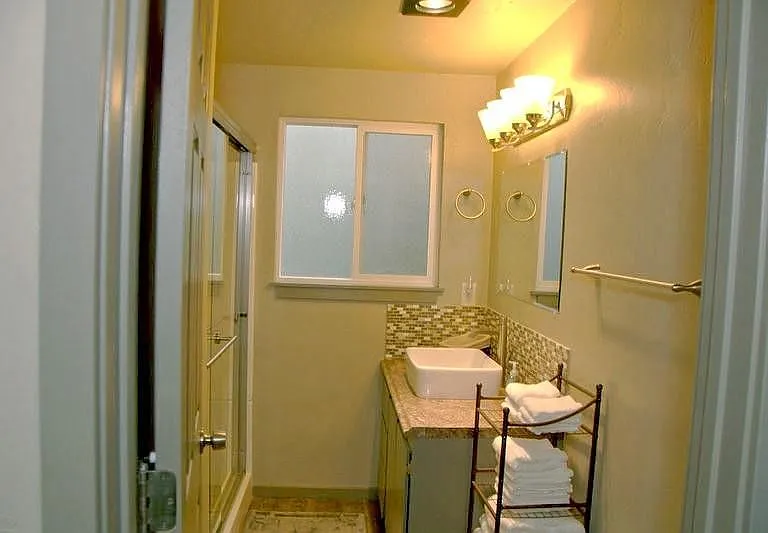 97 Jefferson Pl #C — Photo 11