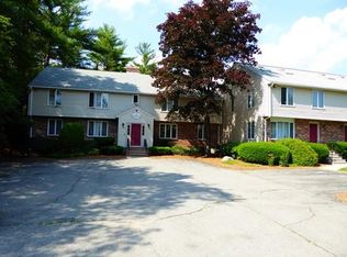 5 Hilltop Ln APT 2, South Easton, MA 02375