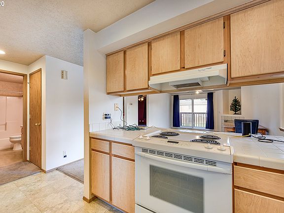 5th image of 4000 NE 109th Ave Unit 234