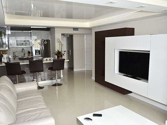 4th image of 210 172nd St APT 440