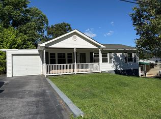 34 Phipps St, Weaverville, NC 28787