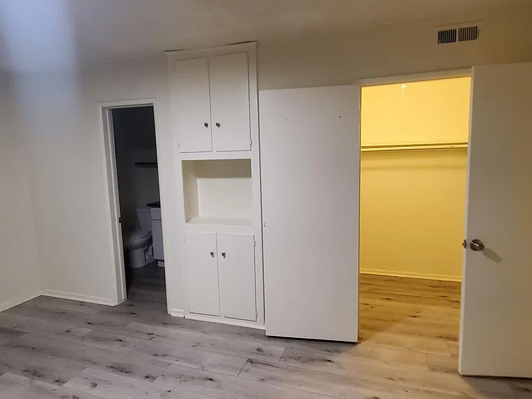 Master bed, closet, bath