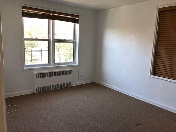 3rd image of 14325 84th Dr APT 4L