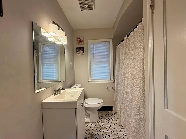 7313 Grandville Ave — Photo 5