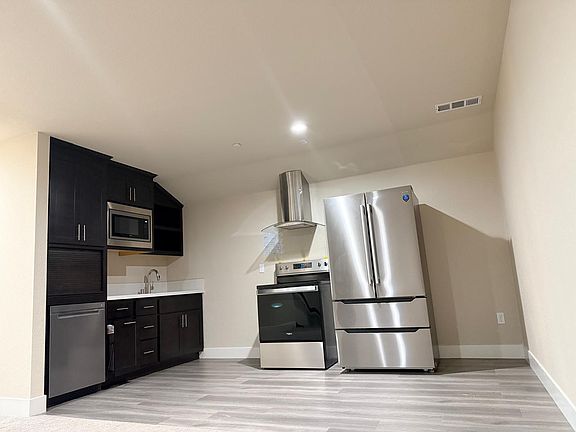 5th image of 2373 Paramount Ln