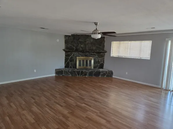 921 Madeira Dr SE, Albuquerque, NM 87108
