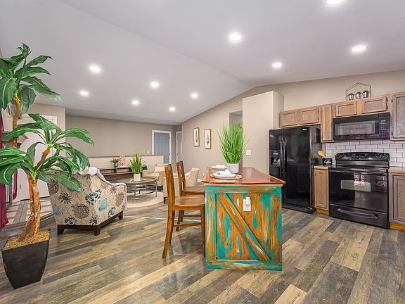 5th image of 2403 E Robbins St