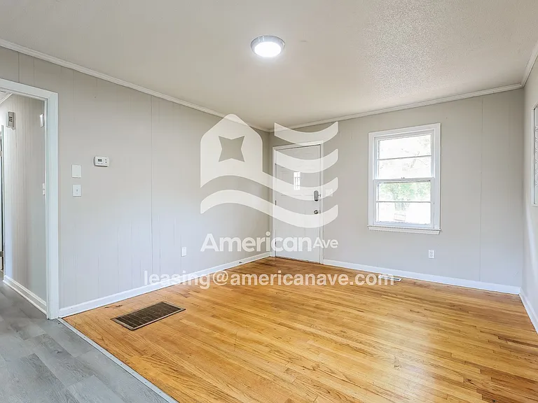 917837_003_living_room_13743129.jpg