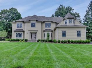 13 Stone Meadow Ln, Airmont, NY 10901