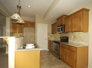 8063 N Farley Ave, Kansas City, MO 64158