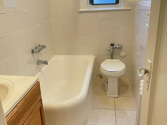 5th image of 8705 89th Ave #1D