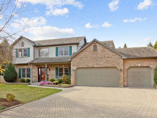 748 Butternut Ln, Elgin, IL 60123