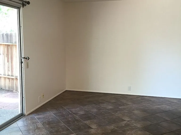 405 Jardin Pl — Photo 6