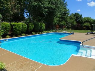 1518 Collingham Dr, Collierville, TN 38017