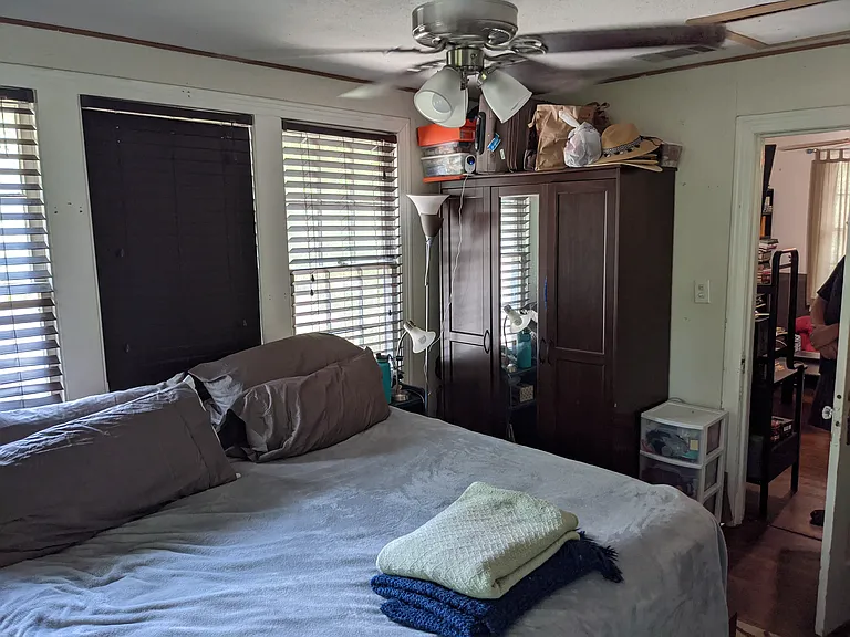 3711 Tom Green St #B — Photo 15