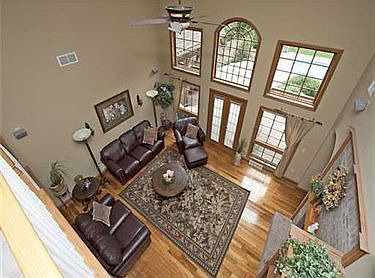 3rd image of 174 Oakview Dr