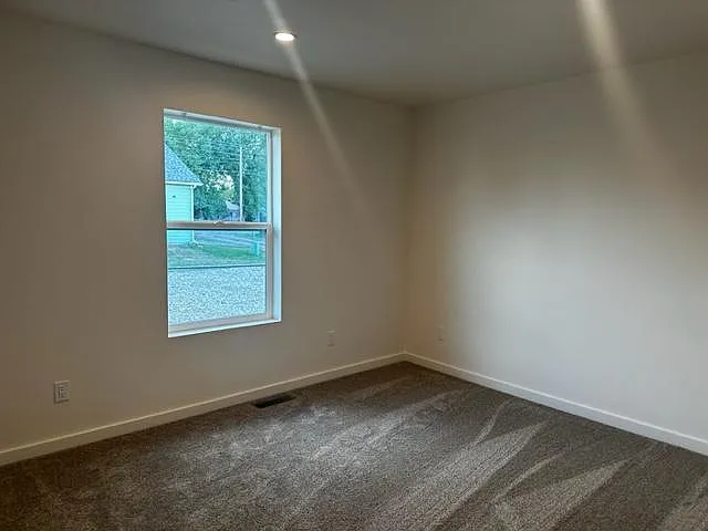 423 Juniper Pl — Photo 8