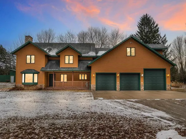 3903 LAKE DRIVE, Amherst Junction, WI 54407