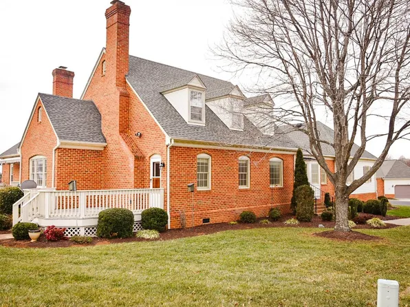 1047 Greenside Ct, Forest, VA 24551