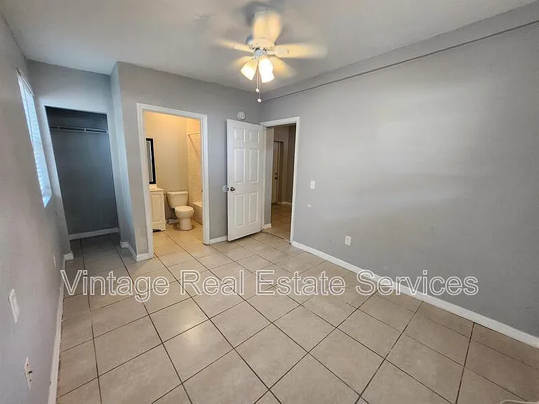 4611 N Hubert Ave #7 — Photo 4