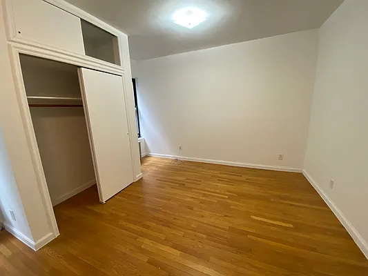 Rented by GreenVill Real Estate LLC | media 8