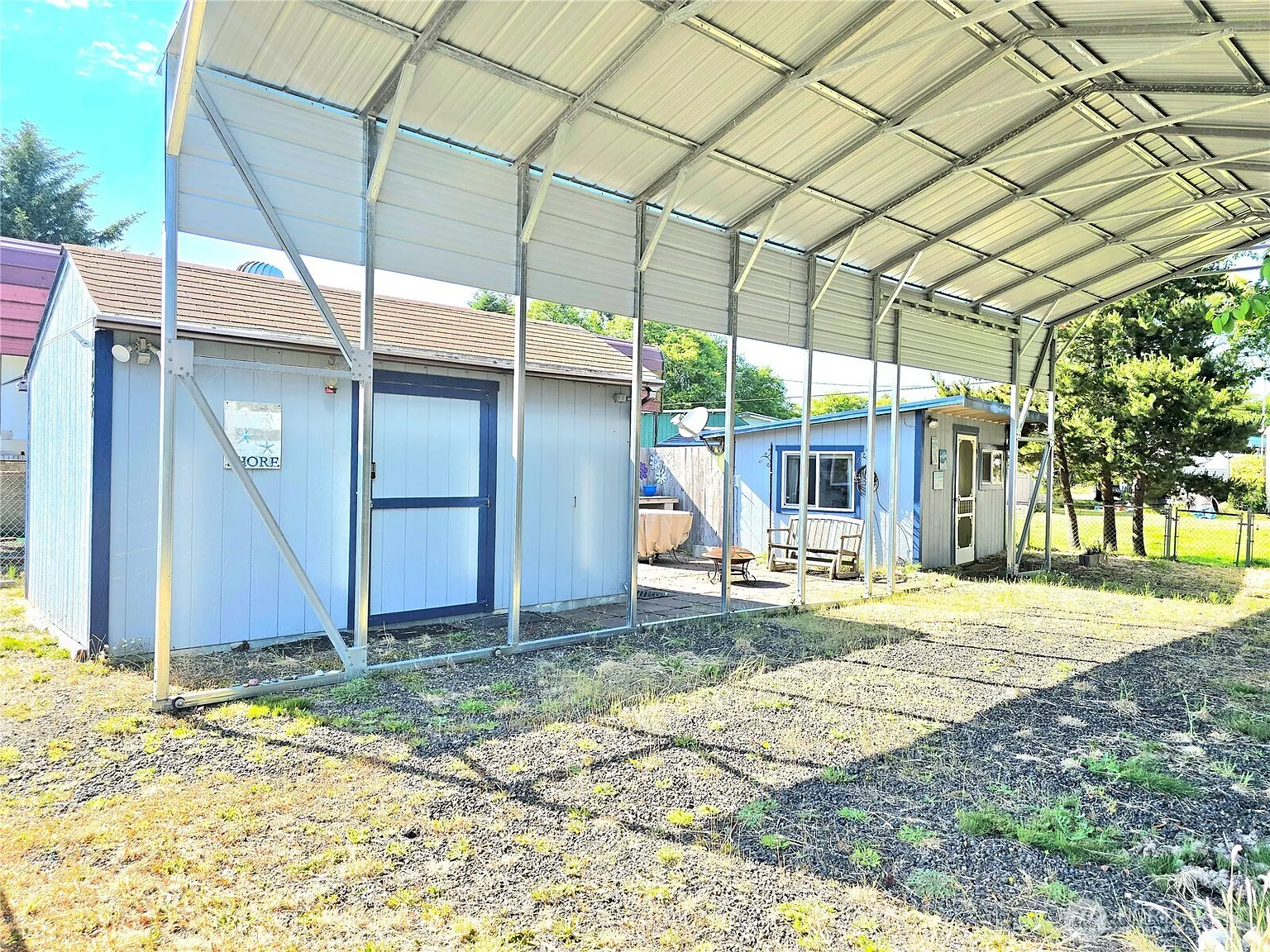 124 Victoria Loop NE photo 1