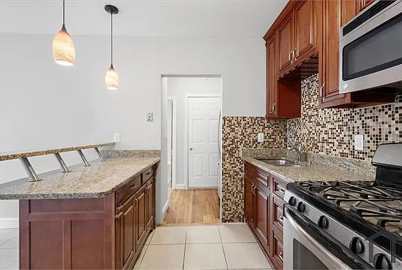 75 Bellevue St #2L — Photo 8