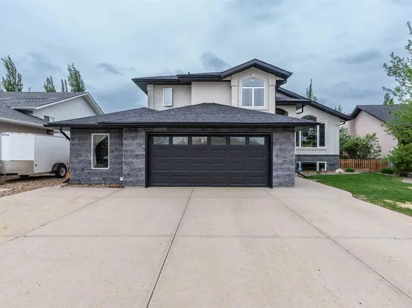 2912 S 65 Avenue Pl, Lloydminster, AB T9V 3H5