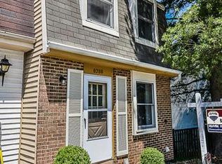 8288 Crestmont Cir, Springfield, VA 22153