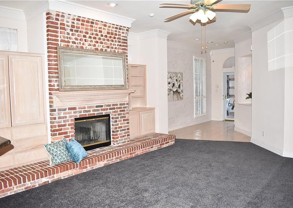 1st image of 517 Chateau Trl