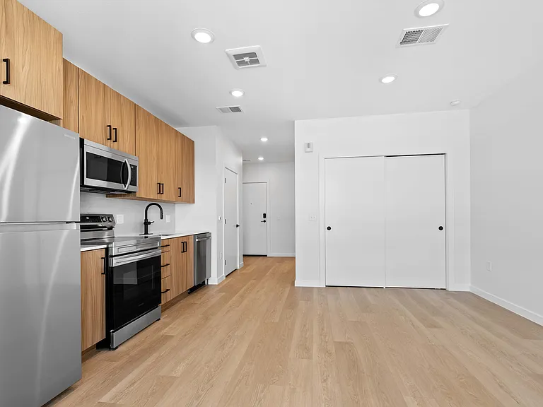Oso Apartments — Photo 33