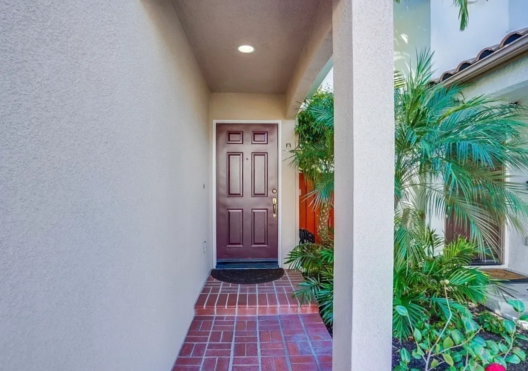 3 bed, 2.5 bath, 1376 sqft, $4,300 — Photo 4