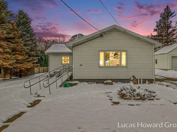 559 N Madison St, Marshall, MI 49068