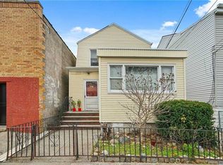 55-11 39th Ave, Woodside, NY 11377