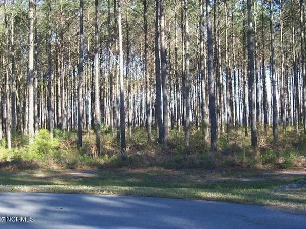 748 Sandy Point Dr, Beaufort, NC 28516