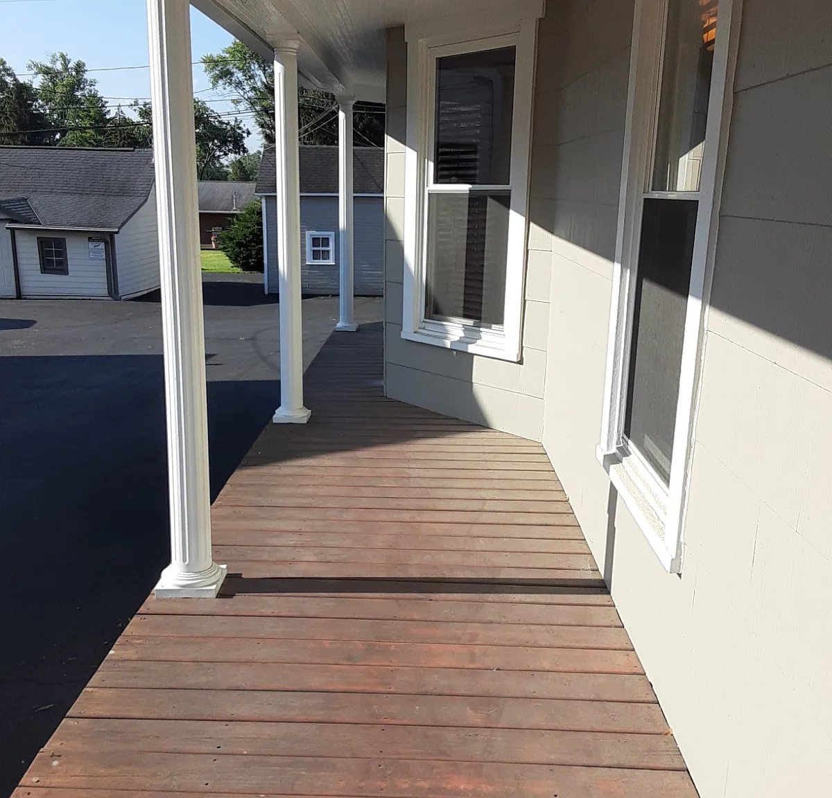 3 bed, 1.5 bath, 1800 sqft, $1,695 — Photo 3