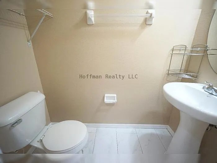 3 bed, 2.5 bath, 1500 sqft, $2,400 — Photo 4