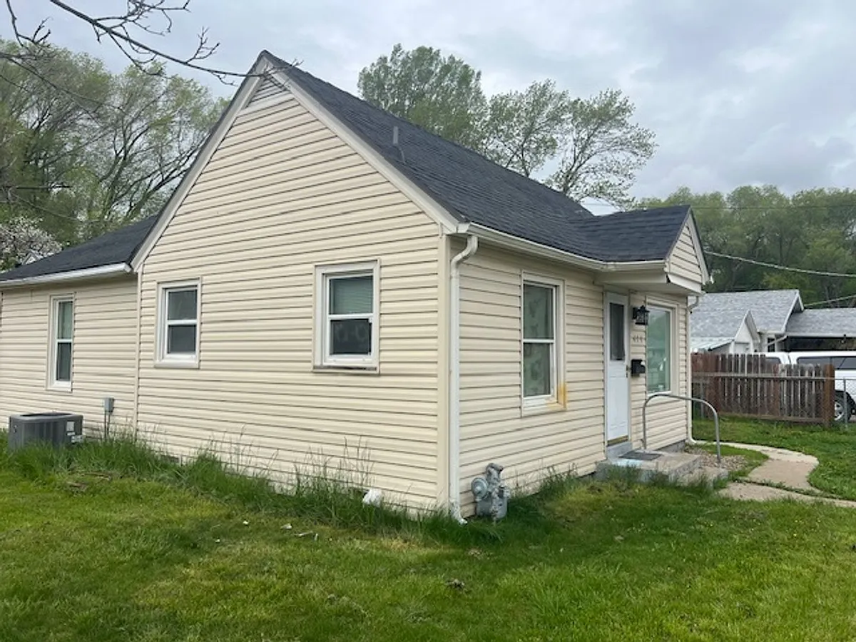 Building Photo - 479 15th St