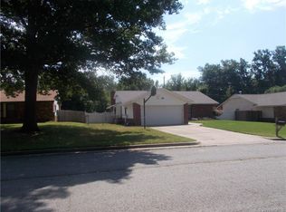 4909 S Ash Ave, Broken Arrow, OK 74011