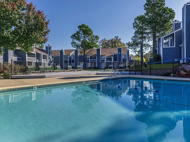 Cedar Lake Apartments — Photo 7