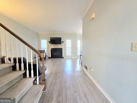 3rd image of 1426 Cambridge Cmn